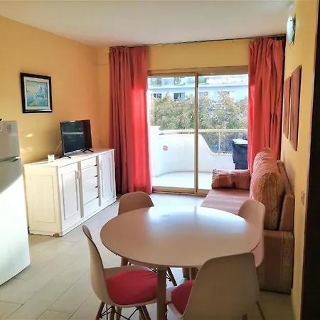 Fantastic Buigas 2 Apartment *